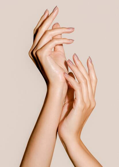 01-handmodels-b